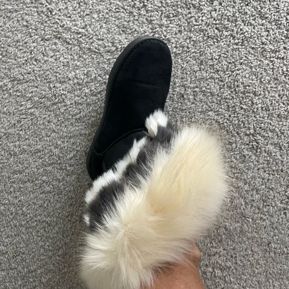 Faux Black Suede Boots w/Tiers of Fur - Picture 5 of 7